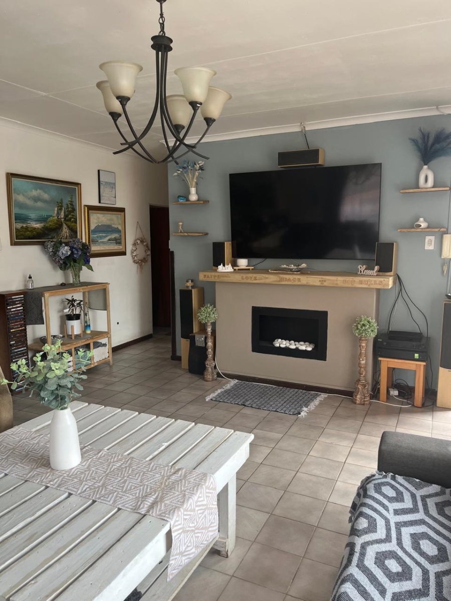 5 Bedroom Property for Sale in Noorsekloof Eastern Cape